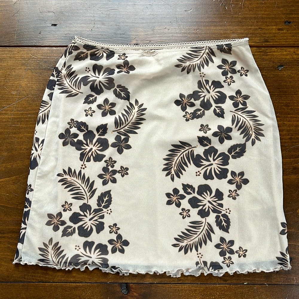 Urban Outfitters Tan Floral Mini Skirt Sz S-P